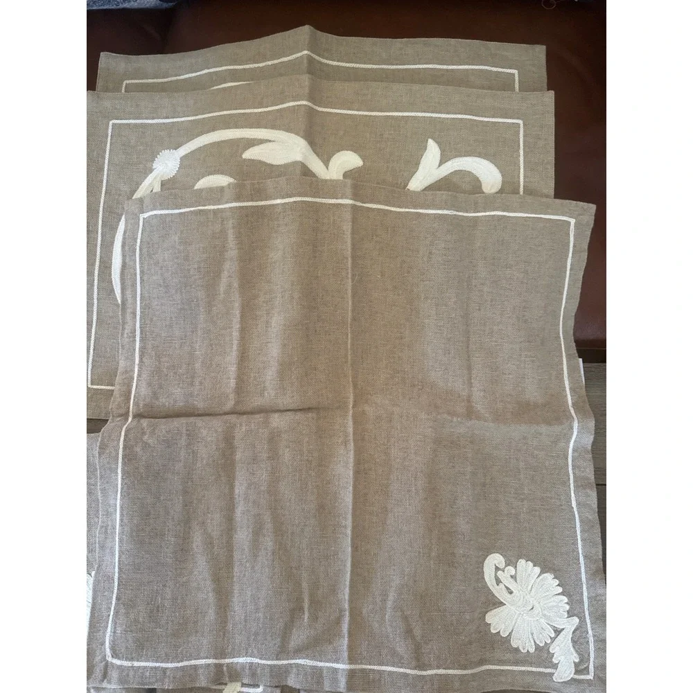 Williams Sonoma Embroidered Linen Cotton Placemats 2 Napkins 4 Set Oatmeal White